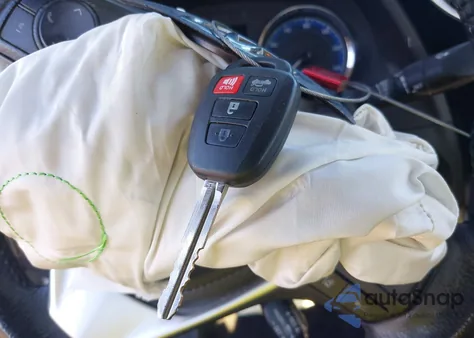 2017 Toyota Corolla Se z USA, uszkodzony, nr VIN 5YFBURHE7HP615065